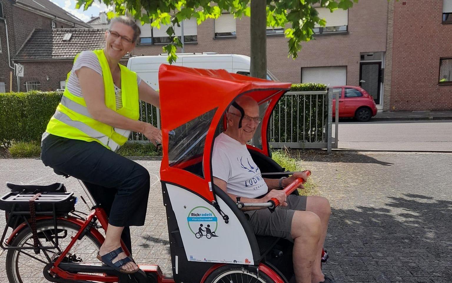 Frühlingsbrise für Senior innen Rikscha Fahrten Diakonie Krefeld